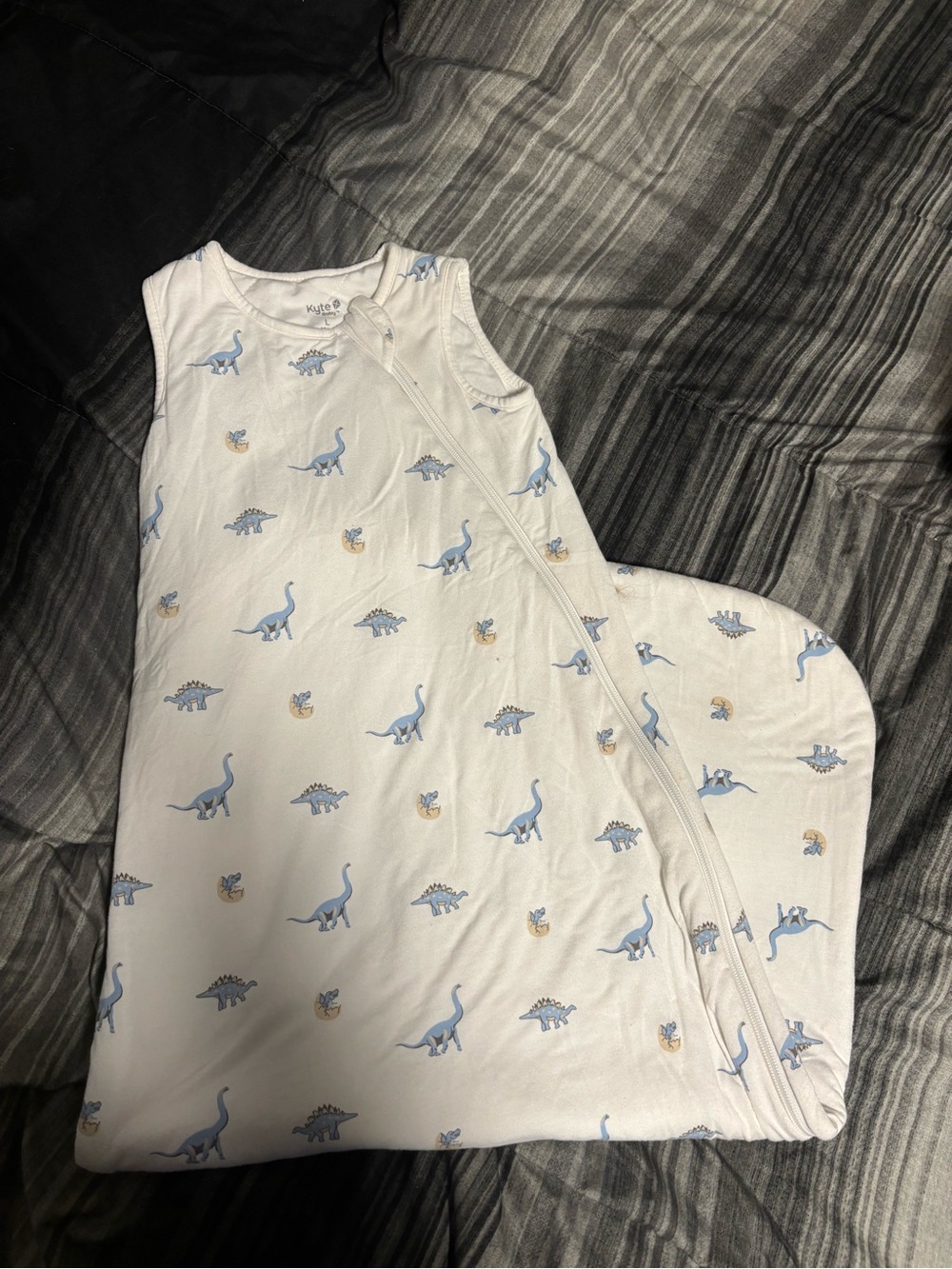 Kyte BABY White Sleeveless Sleep Sack with Blue Dinosaur Print